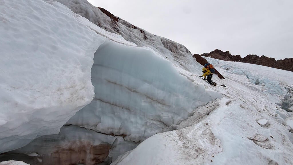 Florida man injured climbing California's Mount Shasta rescued after 2 nights in freezing temps — CBS Bay Area (KPIX), Shenzhen Technology news