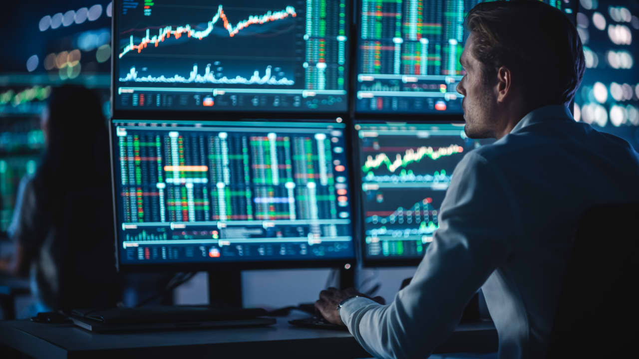 It’s been a painful month for hedge funds. To turn it around, they are shorting U.S. stocks. — MarketWatch, Shenzhen Arts news