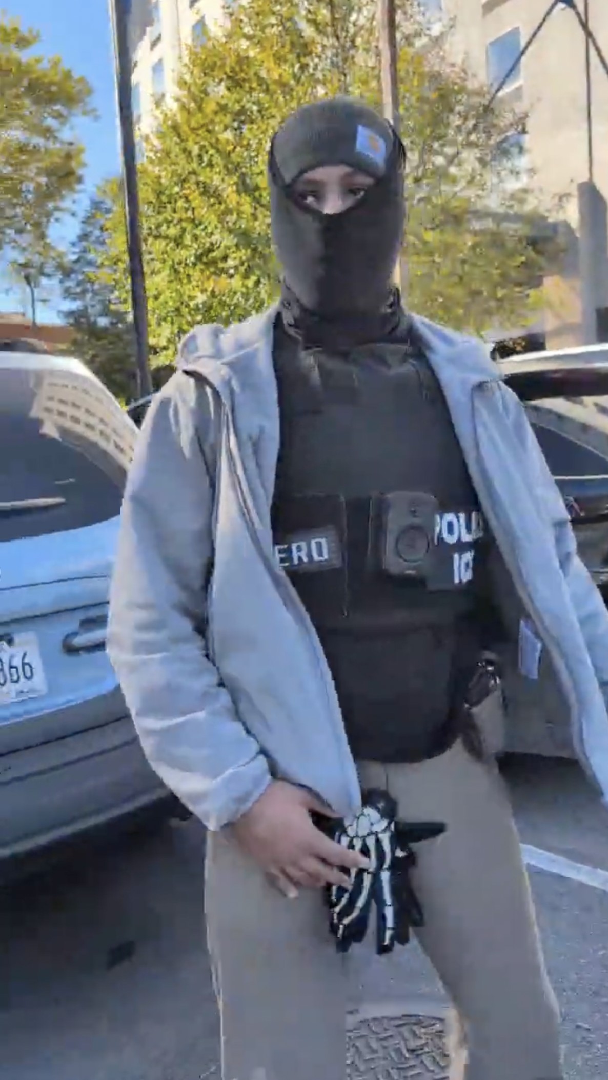 ICE puts on show of force around Elmhurst Hospital with dozens of unmarked vehicles, masked agents — amNewYork